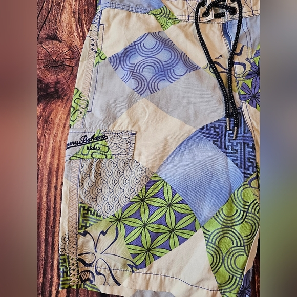 Tommy Bahama Relax Swim Trunks Men Medium Multicolor Tropical Mesh Lined Shorts - Picture 2 of 11